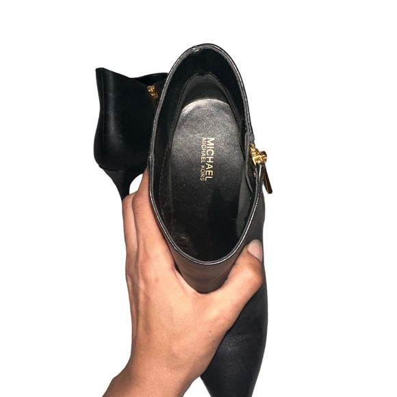 Micheal Kors leather boot - Picture 2 of 5